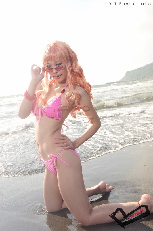 sheryl_nome_swimsuit_006.jpg