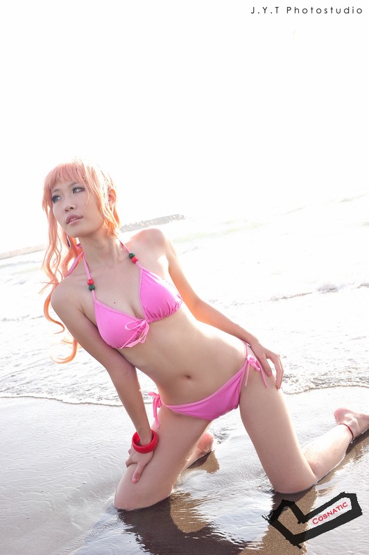 sheryl_nome_swimsuit_012.jpg