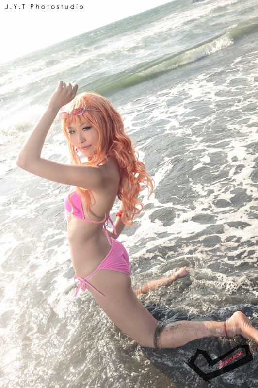 sheryl_nome_swimsuit_016.jpg