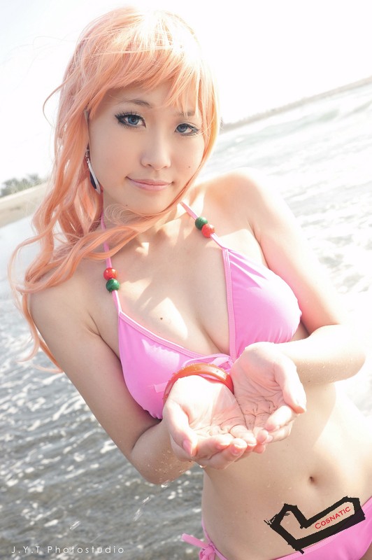 sheryl_nome_swimsuit_021.jpg