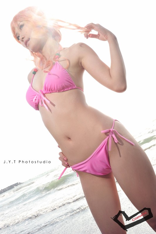 sheryl_nome_swimsuit_024.jpg